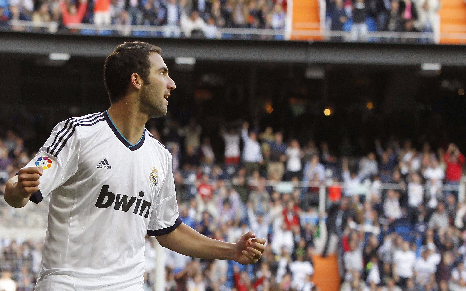 中场组织核心控场能力增强有效串联前后场传递提升节奏,活动中场控是干什么的