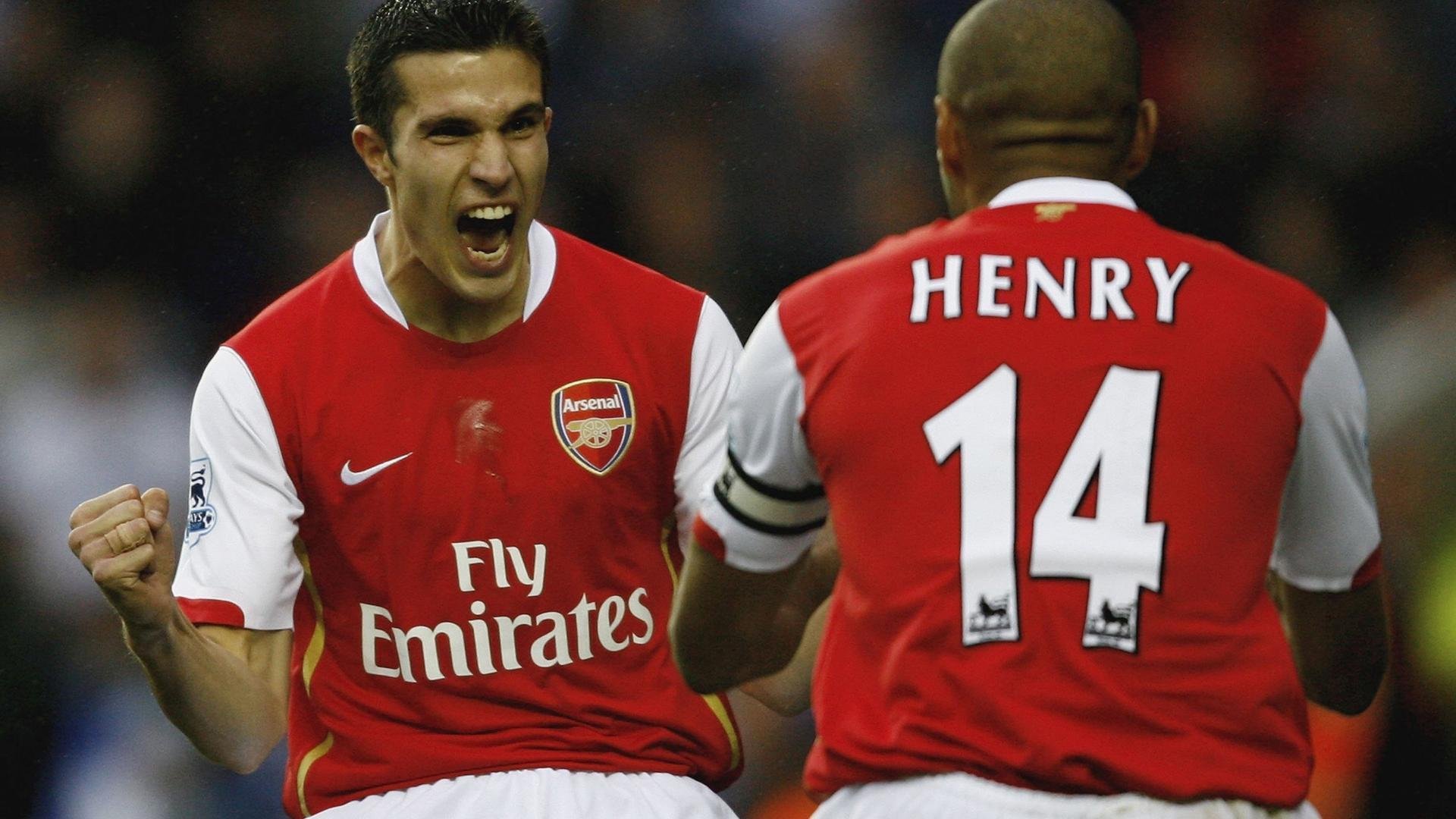 英超联赛的智能化场馆建设成果,英超比赛球场